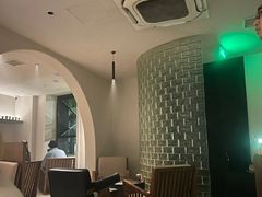 -Hideout Hookah Lounge·隐觅地