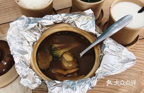 Braised Abalone with Pig's Feet