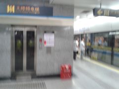 -陆家浜路(地铁站)