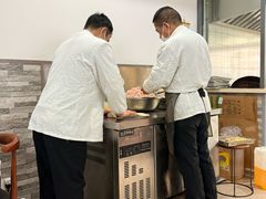 -黄阿姨锅贴大王(万航渡路店)