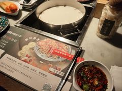 -尚尚仙·酸汤猪手·猪肚鸡火锅(华联万柳购物中心店)