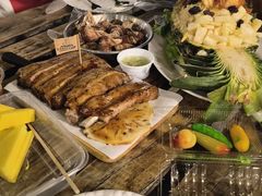 -席娜卡琳火车铁道夜市