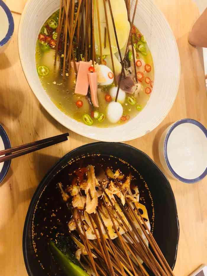 幺麻子钵钵鸡-"千万不要一个人来吃,不足40串要收锅底费.