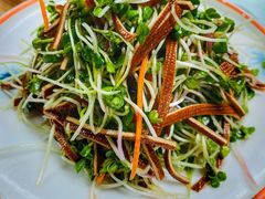 豆苗拌豆腐皮-聚缘堂·海鲜私房菜(松岭路店)