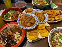 -爆炸头阿姨小四川正宗川味小吃(无任何分店)