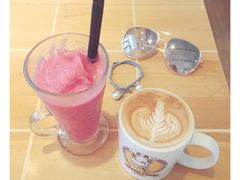 拿铁-长颈鹿咖啡(大学路店)