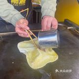 鸡蛋灌饼热乎乎!