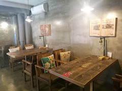 大堂-HIGH FIVE哈福手工汉堡(桂林路店)