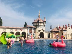 -泉城欧乐堡戏水湾艺术养生温泉