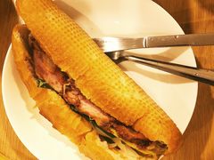 -Bánh Mì Huynh Hoa