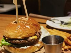 -三勾JJJ Burger&Coffee(梅溪湖店)