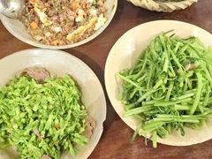 -Cuc Gach Quan Restaurant