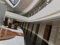 -上海滴水湖皇冠假日酒店