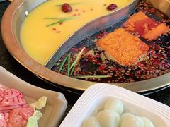 -小天鹅火锅·一线江景洪鼎旗舰店(洪崖洞店)