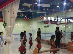 -炫艺舞蹈培训中心(枫尚奥特莱斯店)