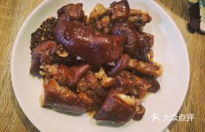 Special Golden Pot Pig's Hoof