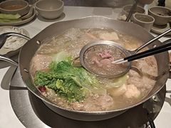 -左庭右院鲜牛肉火锅(金山万达店)