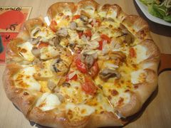 新奥尔良风情烤肉披萨-必胜客(机场路店)