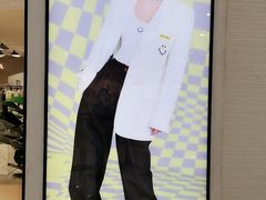 -MO&Co.(龙之梦购物公园店)