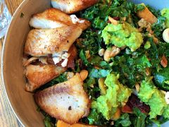 煎三文鱼牛油果色拉-Wagas沃歌斯(五道口购物中心店)