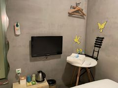 -卡罗酒店(东门晒布地铁站店)