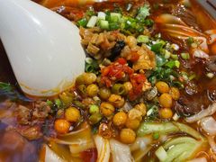 招牌红烧牛肉米粉-呷佬·长沙手工米粉(金沙江路店)