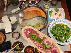 -苗阿哥酸汤牛肉火锅(体育场店)