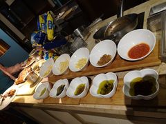 自助调料区-大中华希尔顿酒店-念自助餐·嗨啤·小龙虾