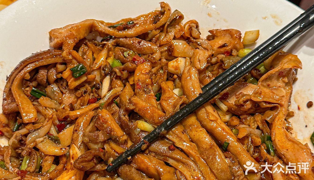 在长沙，路过这里，一定要去吃！吃了不下十次的湘菜！