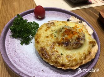 芝士扇贝还可以，芝士很好吃，扇贝也还算新鲜…