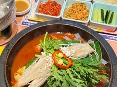 辣白菜脊骨火锅-韩香福脊骨汤锅(上杭路店)