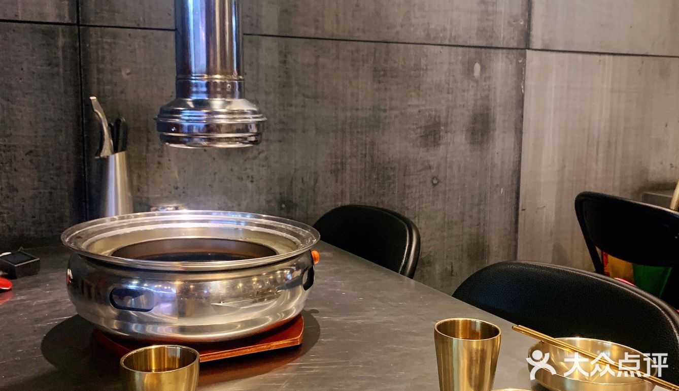 可以看到他们家的鳗鱼真的好大好大一条