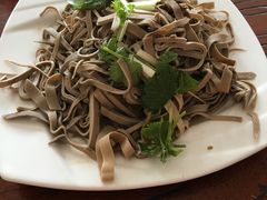 -溢心园香河肉饼总店