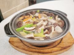 高湯雜菌煲-鹭园酒家·四十年老字号
