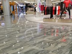 -王府井百货熙地港店