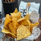北京河上的特色餐厅