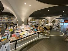 -钟书阁(珍园店)