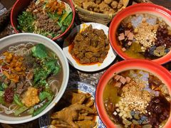 -爆炸头阿姨小四川正宗川味小吃(无任何分店)