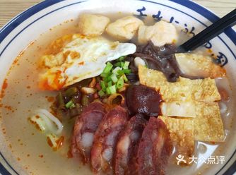 有一家店面不大 的螺蛳粉店，那里的味道真的很好吃