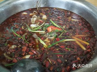 个大皮薄馅多。以后吃鱼就认定这家了— 桥头罗非鱼