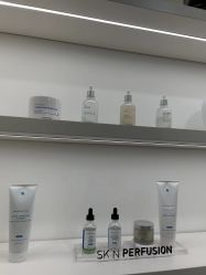 -JNK皮肤管理中心