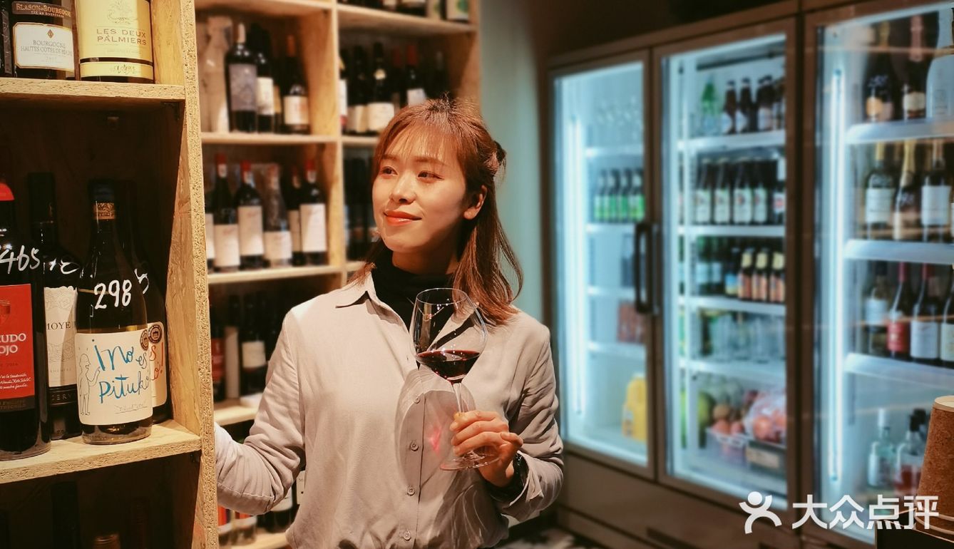 红酒🍷，美女，感受惬意的法式浪漫～