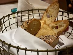 餐前面包-Mogul Eatery·大亨餐酒馆
