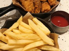 厚切薯条-必胜客(WOW中心城店)