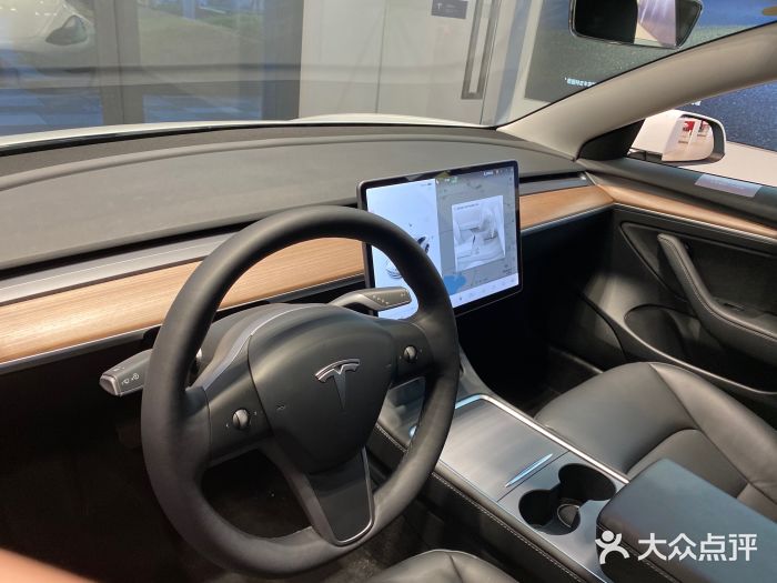 TESLA 特斯拉(上海太古汇体验店)图片