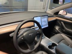 -TESLA 特斯拉(上海太古汇体验店)