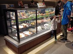 面包甜点陈列柜-星巴克(宝山万达店)