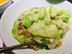 鲜丝瓜闷河蚌-费大厨辣椒炒肉(高铁吾悦广场店)