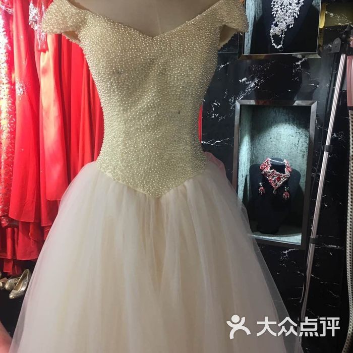 蒂爾婚紗禮服定製館