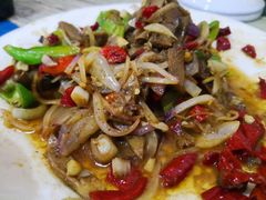 -萨宁音登锡伯风味餐厅(一楼店)
